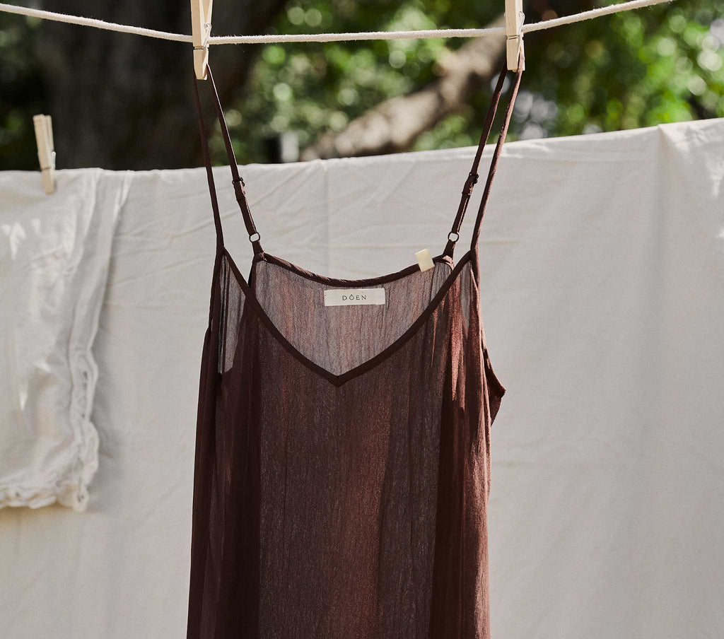 LONG DEEP V-NECK SLIP -- UMBER