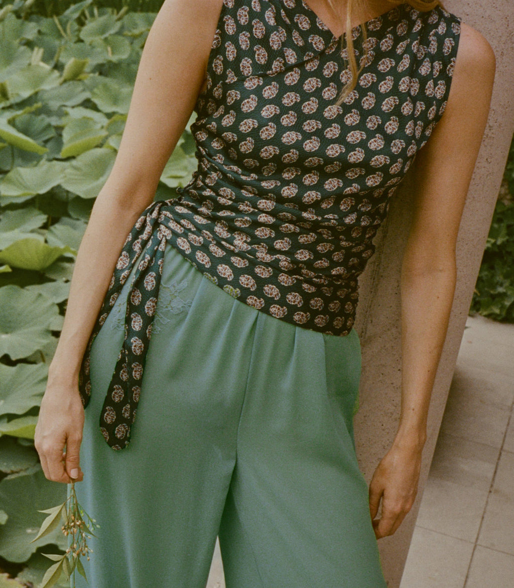 JANILLE TOP -- CHAUMONT PAISLEY