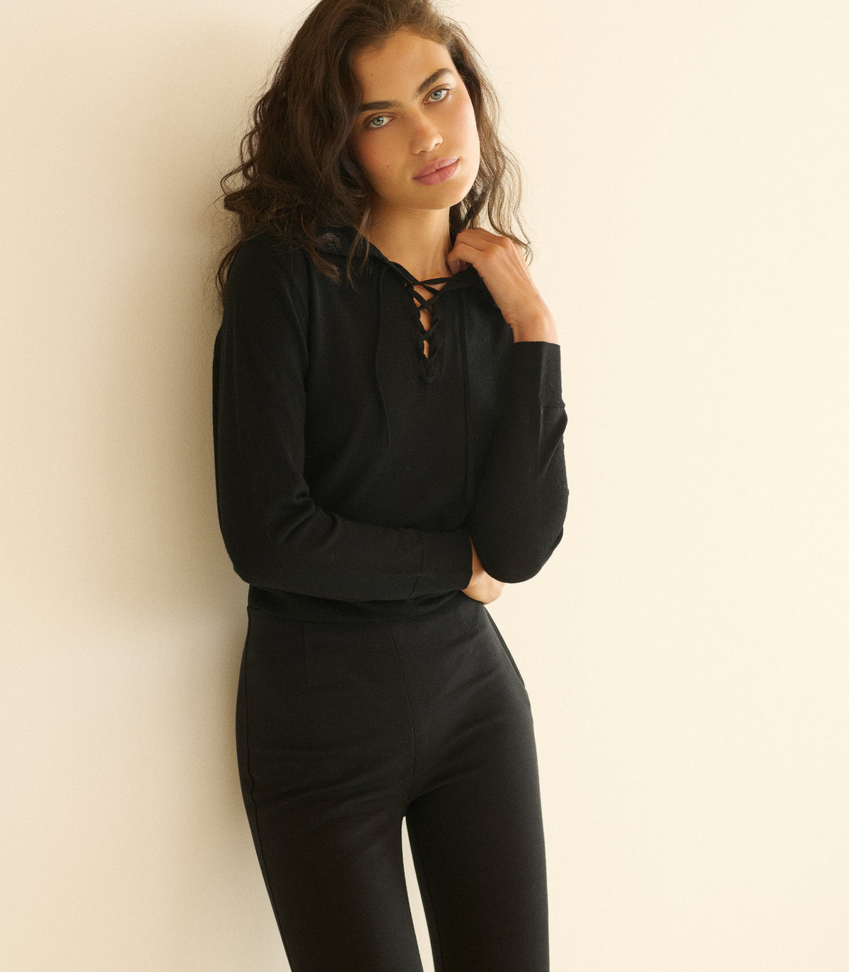 LULA CAPRI PANT -- BLACK